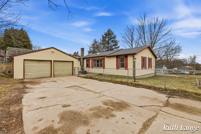 408 Brady Street NW, Comstock Park, MI 49321
