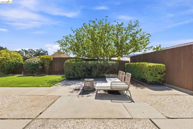 509 Junipero St, Pleasanton, CA 94566