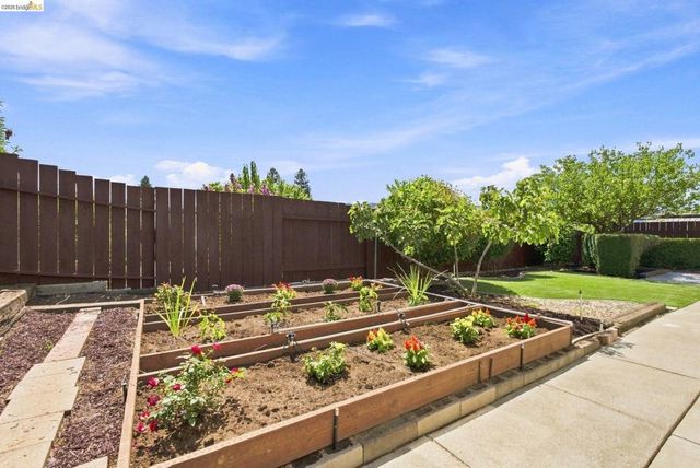 509 Junipero St, Pleasanton, CA 94566