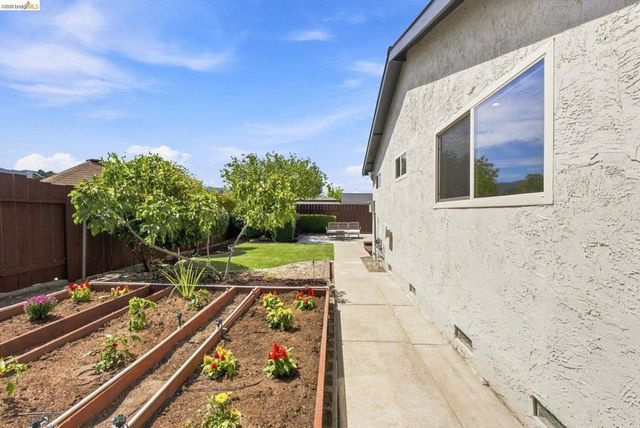 509 Junipero St, Pleasanton, CA 94566