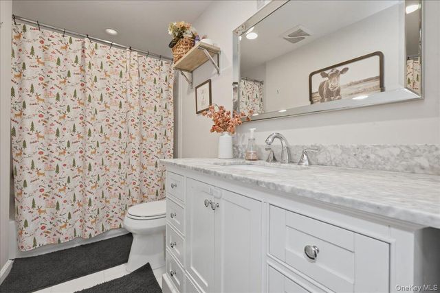 17 Hawthorne Street, Massapequa, NY 11758