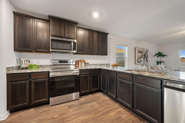 108 Maywood LN, Jarrell, TX 76537
