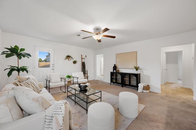 108 Maywood LN, Jarrell, TX 76537