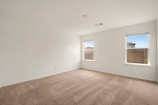 108 Maywood LN, Jarrell, TX 76537