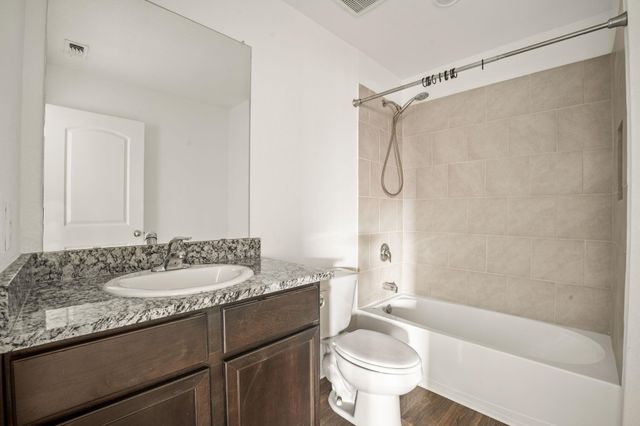 108 Maywood LN, Jarrell, TX 76537