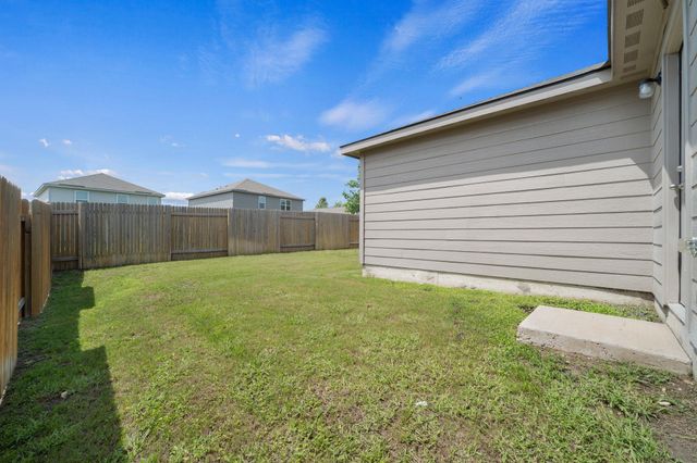 108 Maywood LN, Jarrell, TX 76537