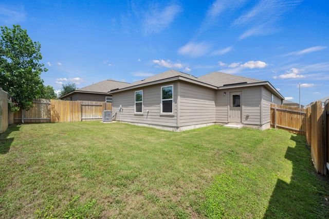 108 Maywood LN, Jarrell, TX 76537