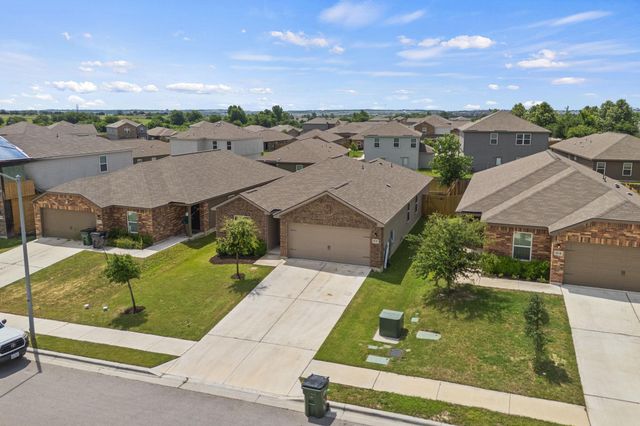 108 Maywood LN, Jarrell, TX 76537