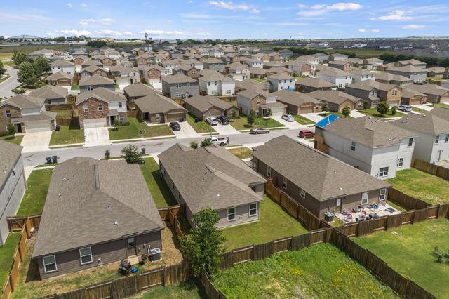 108 Maywood LN, Jarrell, TX 76537