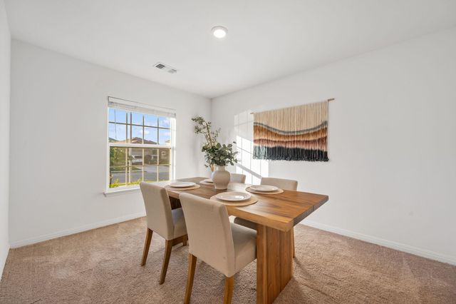 108 Maywood LN, Jarrell, TX 76537