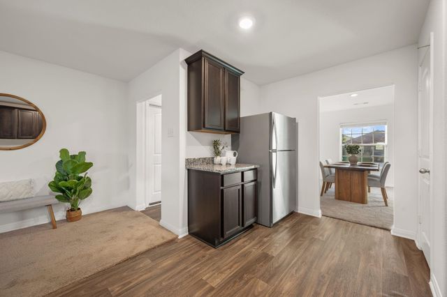 108 Maywood LN, Jarrell, TX 76537