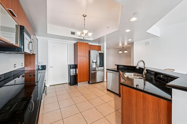 2650 Lake Shore Drive 1006, Riviera Beach, FL 33404
