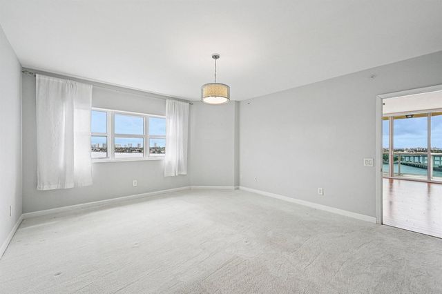 2650 Lake Shore Drive 1006, Riviera Beach, FL 33404