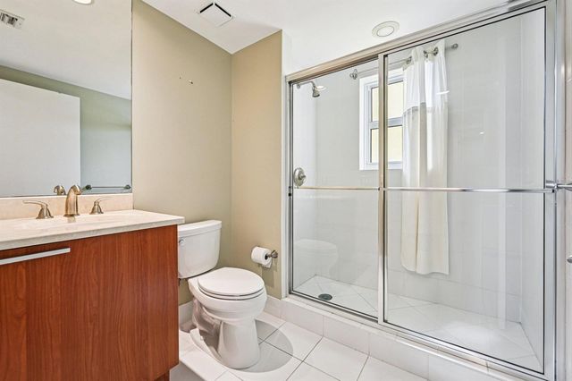 2650 Lake Shore Drive 1006, Riviera Beach, FL 33404