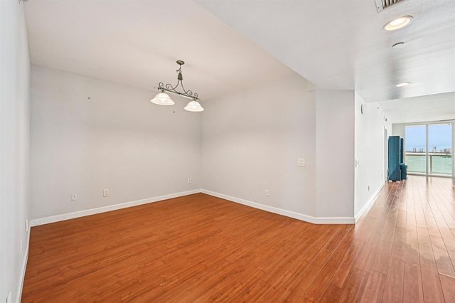 2650 Lake Shore Drive 1006, Riviera Beach, FL 33404
