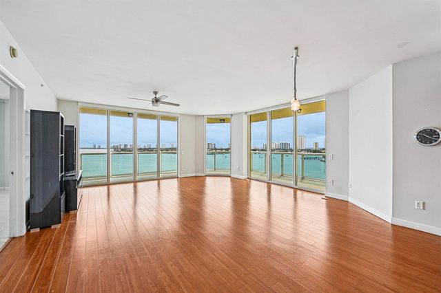 2650 Lake Shore Drive 1006, Riviera Beach, FL 33404