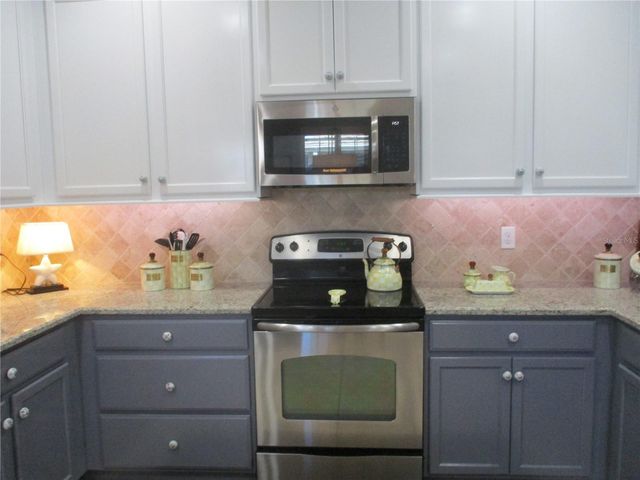 2211 OAKLEY GREEN DRIVE, Sun City Center, FL 33573