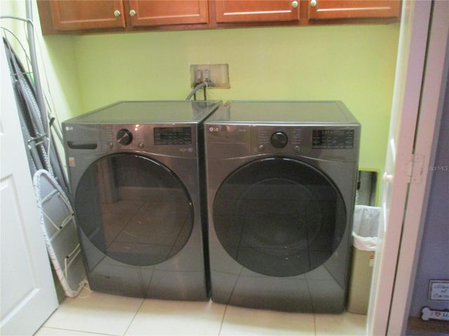 2211 OAKLEY GREEN DRIVE, Sun City Center, FL 33573