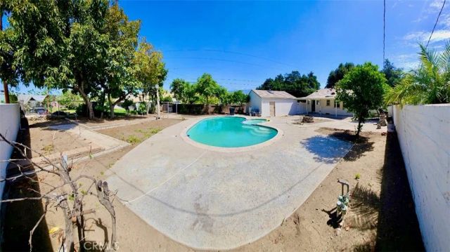 2916 N I, San Bernardino, CA 92405