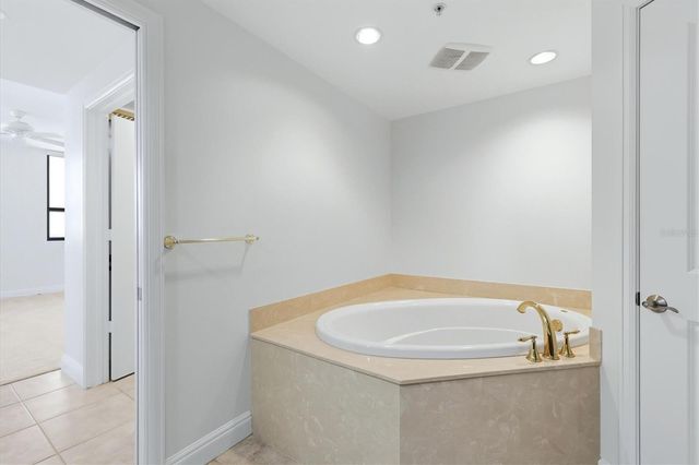 50 CENTRAL AVE 16-C, Sarasota, FL 34236