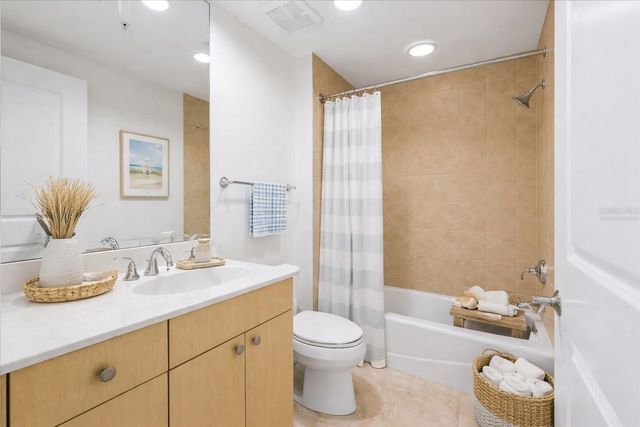 50 CENTRAL AVE 16-C, Sarasota, FL 34236