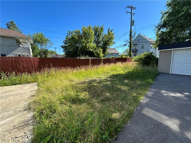 1251 E 143rd Street, East Cleveland, OH 44112