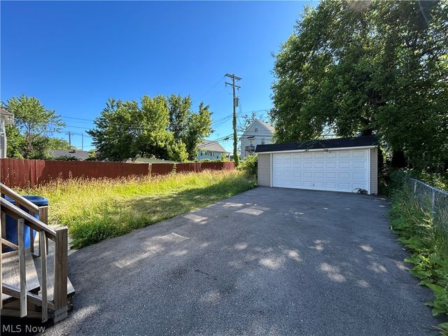 1251 E 143rd Street, East Cleveland, OH 44112