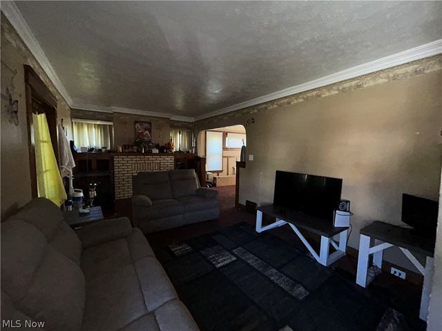 1251 E 143rd Street, East Cleveland, OH 44112
