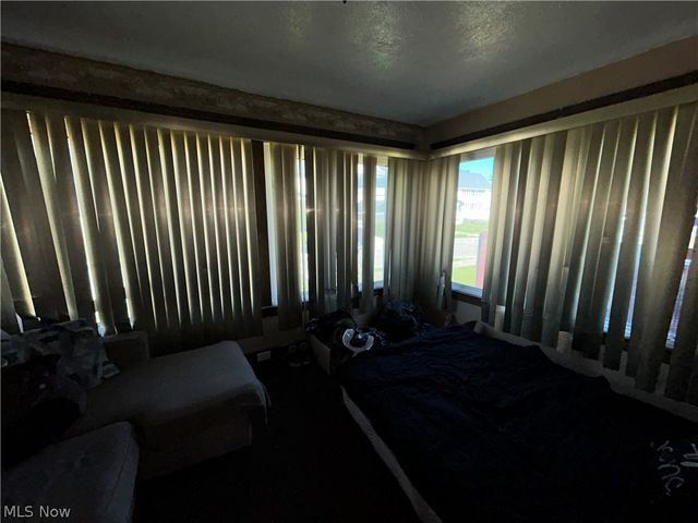 1251 E 143rd Street, East Cleveland, OH 44112