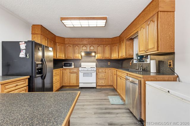 20270 S 930 Road W, Okmulgee, OK 74447