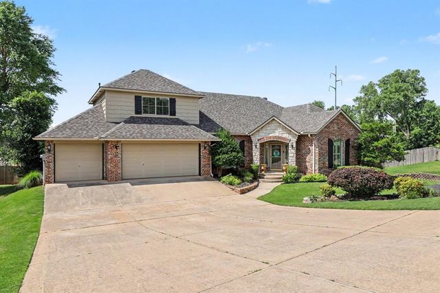 2204 Hanover Lane, Edmond, OK 73034