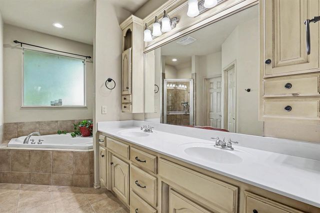 2204 Hanover Lane, Edmond, OK 73034