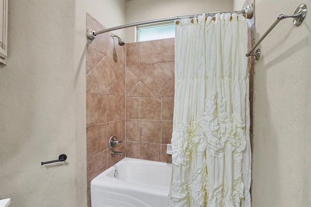 2204 Hanover Lane, Edmond, OK 73034