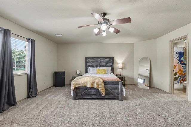 2204 Hanover Lane, Edmond, OK 73034