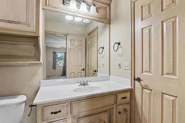 2204 Hanover Lane, Edmond, OK 73034