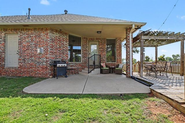 2204 Hanover Lane, Edmond, OK 73034