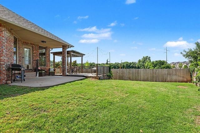 2204 Hanover Lane, Edmond, OK 73034