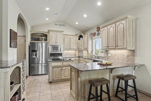 2204 Hanover Lane, Edmond, OK 73034