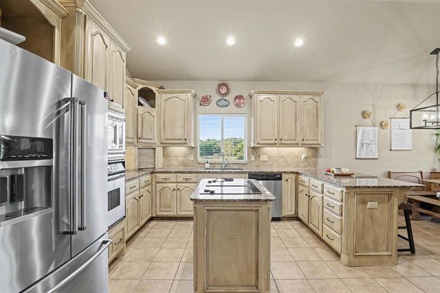 2204 Hanover Lane, Edmond, OK 73034