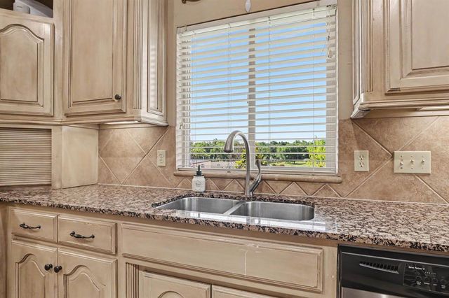 2204 Hanover Lane, Edmond, OK 73034