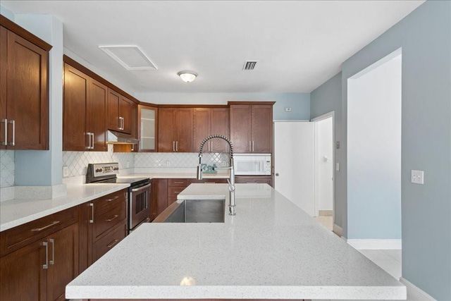 15895 NW 5th Street, Pembroke Pines, FL 33028