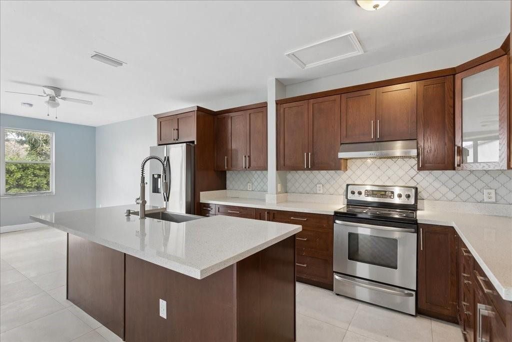 15895 NW 5th Street, Pembroke Pines, FL 33028