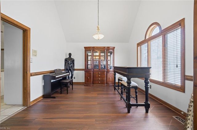 4032 Lakeview DR, Chesapeake, VA 23323