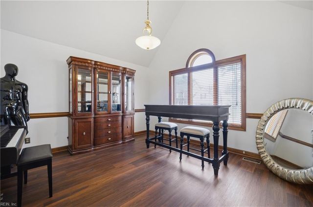 4032 Lakeview DR, Chesapeake, VA 23323