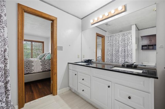 4032 Lakeview DR, Chesapeake, VA 23323