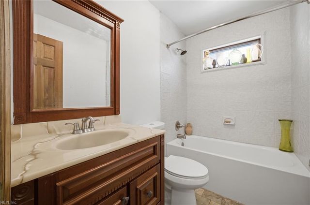 4032 Lakeview DR, Chesapeake, VA 23323