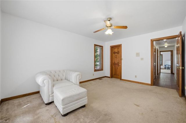 4032 Lakeview DR, Chesapeake, VA 23323