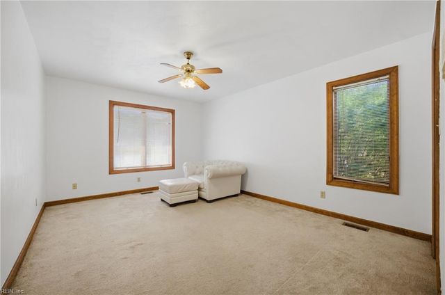 4032 Lakeview DR, Chesapeake, VA 23323