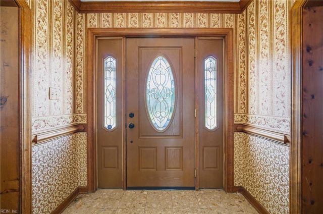 4032 Lakeview DR, Chesapeake, VA 23323