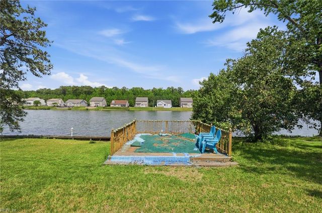 4032 Lakeview DR, Chesapeake, VA 23323